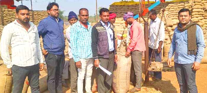 अहिवारा समिति के किसानों से सुगमता पूर्वक धान खरीदी