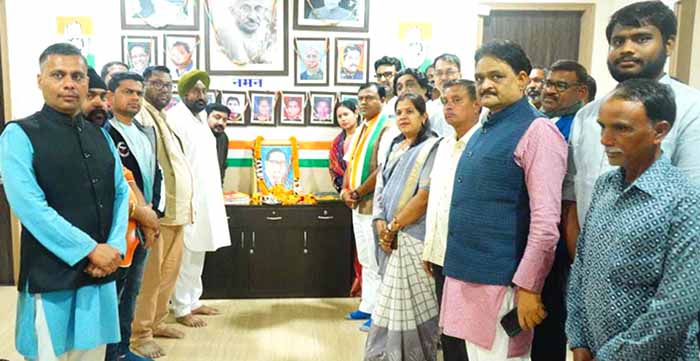 कांग्रेस ने बाबा साहब का पुण्य किया स्मरण कांग्रेस ने बाबा साहब का पुण्य किया स्मरण