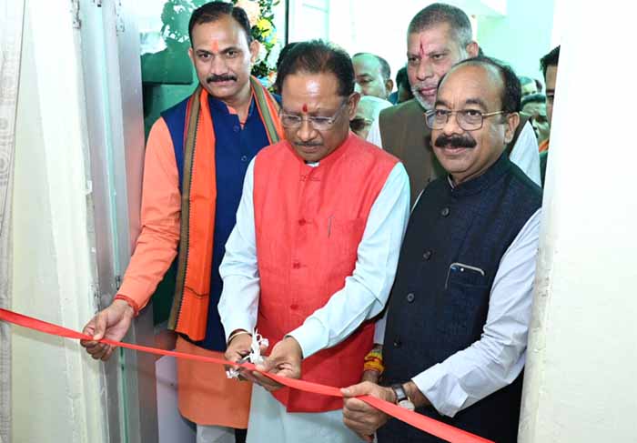 मुख्यमंत्री श्री विष्णु देव साय ने स्वास्थ्य कैंप में अपनी जांच कर साझा किया स्वास्थ्य जागरूकता का संदेश