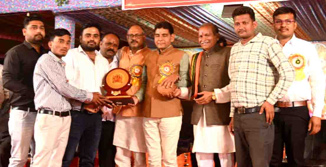 मानस गान प्रतियोगिता के समापन समारोह में  शामिल हुए राजस्व मंत्री श्री वर्मा