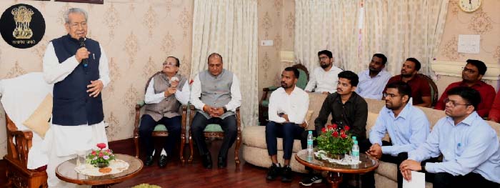 सेवा की महत्वपूर्ण भूमिका: राज्यपाल श्री हरिचंदन ने रेडक्रॉस के प्रशिक्षार्थियों को प्रमाण पत्र दिए