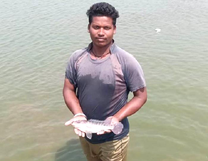 तालाब निर्माण कर मत्स्य उत्पादन से प्रतिवर्ष 05-07 लाख तक की आमदनी तालाब निर्माण कर मत्स्य उत्पादन से प्रतिवर्ष 05-07 लाख तक की आमदनी