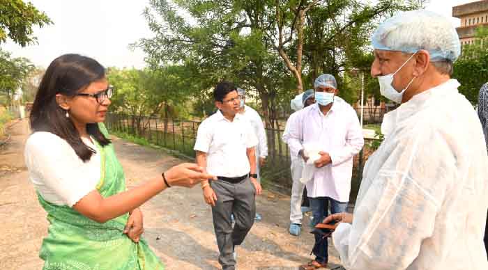 कलेक्टर द्वारा दाऊ श्री वासुदेव चन्द्राकर कामधेनु विश्वविद्यालय दुर्ग का किया निरीक्षण कलेक्टर द्वारा दाऊ श्री वासुदेव चन्द्राकर कामधेनु विश्वविद्यालय दुर्ग का किया निरीक्षण