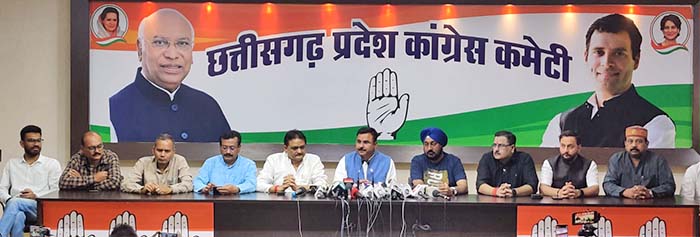 अखिल भारतीय कांग्रेस कमेटी के प्रवक्ता आलोक शर्मा की पत्रकार वार्ता