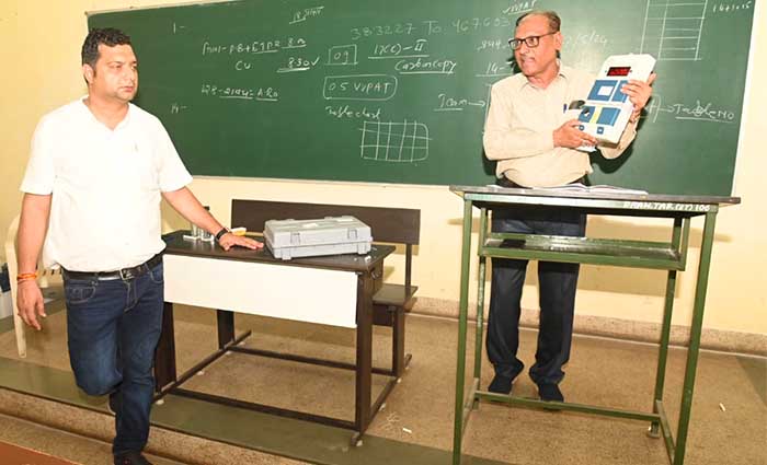 लोकसभा निर्वाचन-2024: मतगणना के लिए गणना पर्यवेक्षक, गणना सहायक एवं माइक्रो आब्जर्वर को दिया गया प्रशिक्षण