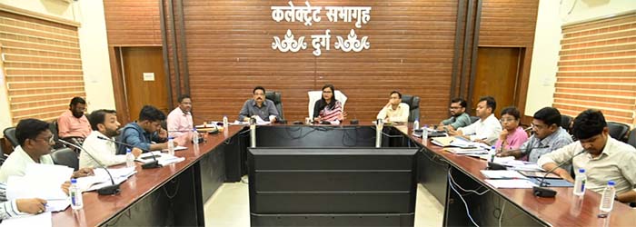 विशेष अभियान चलाकर 15 जून के भीतर राजस्व संबंधी प्रकरणों का किया जाए निराकरणः कलेक्टर सुश्री चौधरी