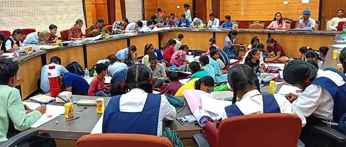 पर्यावरण संतुलन के लिये अपने व्यवहार में परिवर्तन लायें – डॉ के. सुब्रमणियम