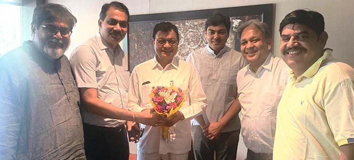 उद्योग मंत्री श्री देवांगन से नई दिल्ली में इंडियन चैम्बर ऑफ कॉमर्स के पदाधिकारियों ने की मुलाकात