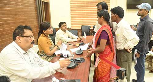 दमोदा-बोरई के बीच स्थित ईट भट्टे को हटाने कलेक्टर से लगाई गुहार