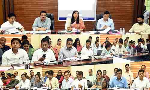 आजीविका गतिविधि से जुड़े महिलाओं को लखपति दीदी बनाने की प्रशासनिक पहल