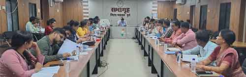 जिला पंचायत श्री अश्वनी देवांगन ने पंचायतों में संचालित समस्त निर्माण कार्याें की ली समीक्षा बैठक