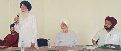 छत्तीसगढ़ में सिख समाज की बैठक: कंगना रनौत की फिल्म ‘इमरजेंसी’ के विरोध में बड़ा आंदोलन छत्तीसगढ़ में सिख समाज की बैठक: कंगना रनौत की फिल्म ‘इमरजेंसी’ के विरोध में बड़ा आंदोलन