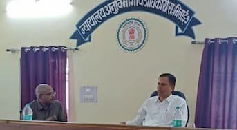 संभाग आयुक्त श्री राठौर ने एसडीएम एवं तहसील कार्यालय का किया निरीक्षण